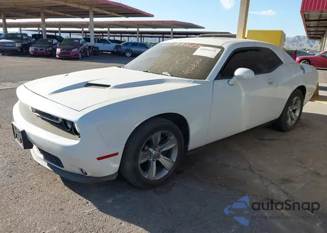 2015 Dodge Challenger Sxt z USA, uszkodzony, nr VIN 2C3CDZAG5FH912830